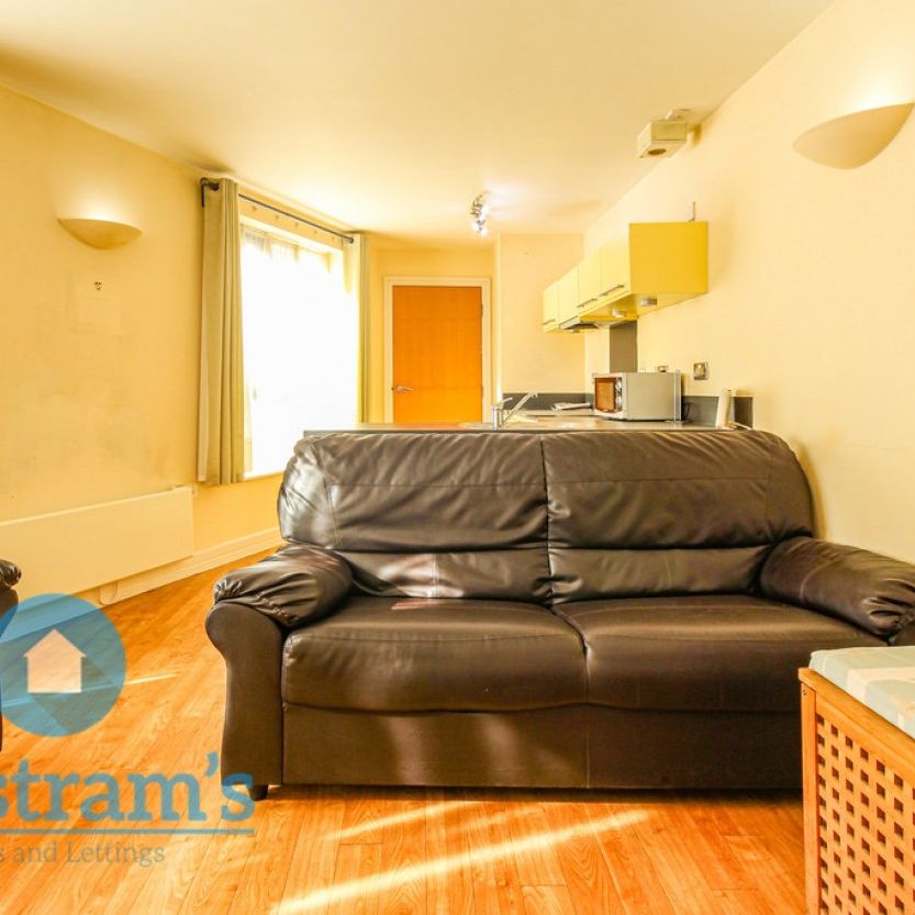 2 bed Ground Floor Flat for Rent - Photo 1