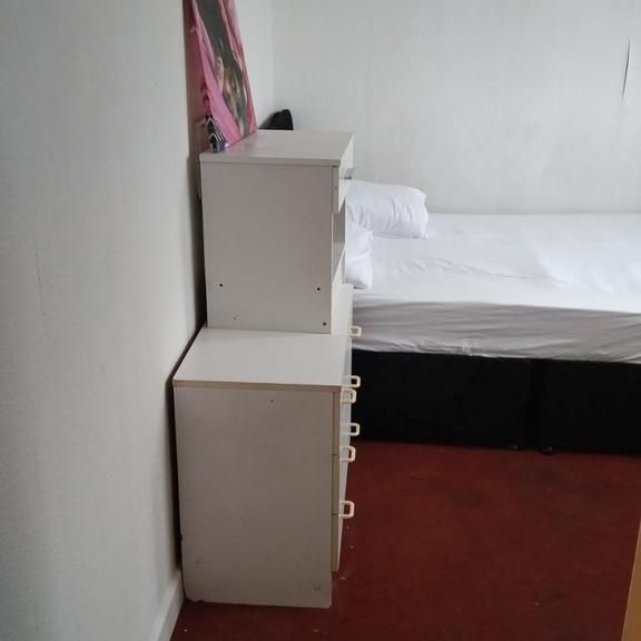 1 bedroom in a flat share to rent - Photo 1
