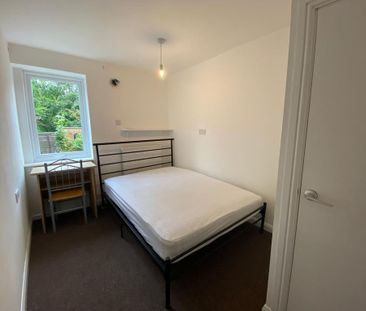 4 bedroom terraced house to rent - Photo 6