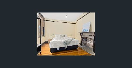 Fully Furnished 2 Bedroom Apartment with a Stunning Roof Top Terrace - Photo 5