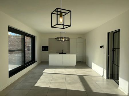 Appartement met 2 slaapkamers in het centrum - Photo 2