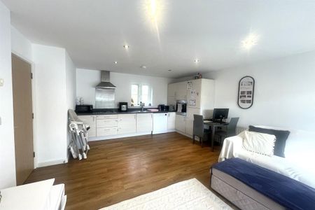 2 bedroom apartment to rent - Photo 3