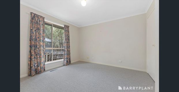 Spacious 3-Bedroom Home in a Quiet, Convenient Location - Photo 1