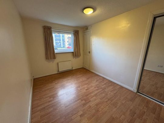 2 bedroom ground floor flat to rent - Photo 1