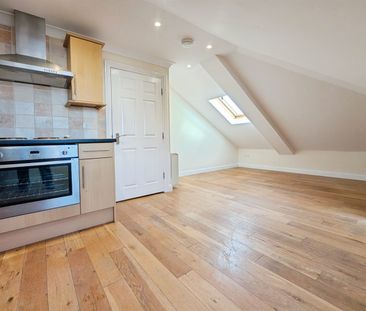 Harrison Road, SO17 - Photo 3