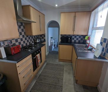 1 bedroom in a house share to rent - Photo 6
