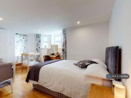 3 bedroom maisonette to rent - Photo 4