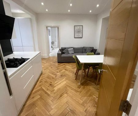 3 bedroom apartment to rent - Photo 4