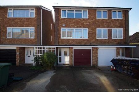 3 bedroom property to rent in Hemel Hempstead - Photo 2