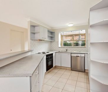 Executive 2 bedroom Townhouse - Photo 3