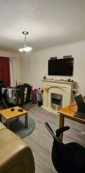 Room in a Shared Flat, Carbost Street, G23 - Photo 1