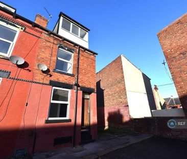 2 bedroom end of terrace house to rent - Photo 6