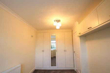 2 bedroom semi-detached bungalow to rent - Photo 5