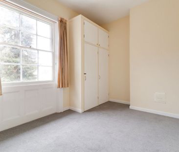 A 1 Bedroom Flat in The Park GL53 0JX - Photo 6