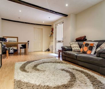 Ground Floor Flat, 6 Sheep Street, Swindon, Highworth, SN6 - Photo 1