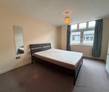2 Bed Flat, Lexington Place, NG1 - Photo 2