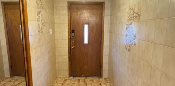 Spacious and refreshed 9 ½ apartment for rent in Ahunstic - Photo 2