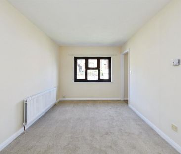 1 bedroom retirement property to rent - Photo 3