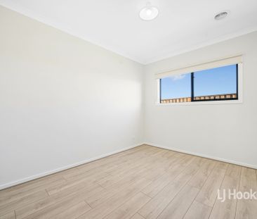9 Fabius Way, Manor Lakes VIC, Belconnen - Photo 1