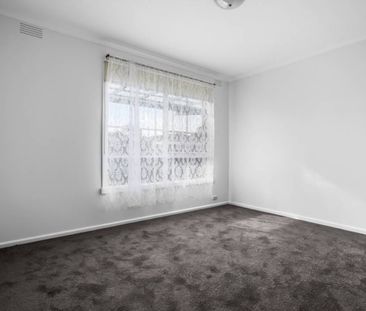 QUIET BLOCK | PRIME LOCATION | TWO BEDROOM - Photo 2