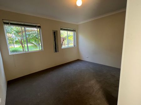 Spacious Two Bedroom Unit in Prime Location - Photo 4