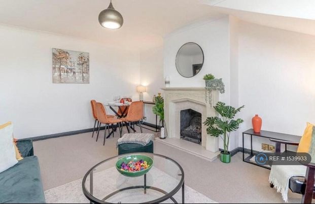 2 bedroom flat to rent - Photo 1