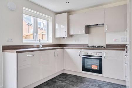 3 bedroom end of terrace house to rent - Photo 4