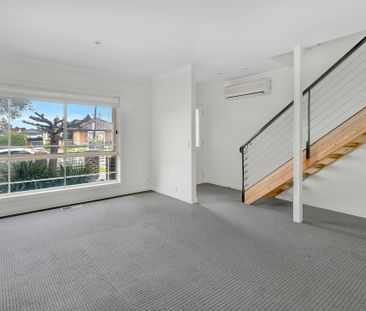Low Maintenance Living in Essendon - Photo 5