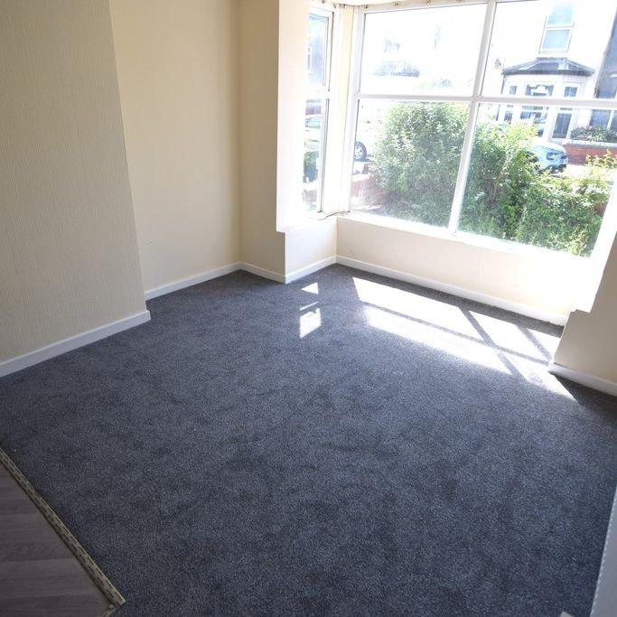 To Let 1 Bed Ground Floor Flat - Photo 1