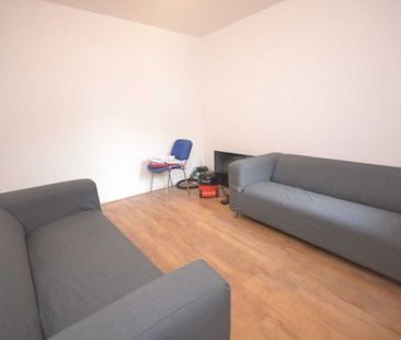 6 Bed - Grange Avenue, Uni Area - Photo 2