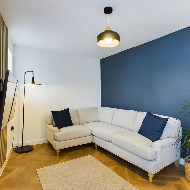 1 bedroom in a house share to rent - Photo 1