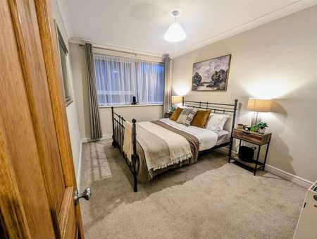 Burnage Avenue, Manchester, M19 - Photo 2