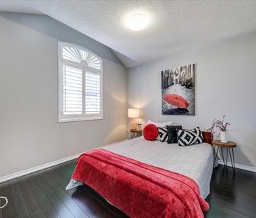 For Lease - 897 Miller Park Avenue, Bradford West Gwillimbury, Ontario - Photo 3