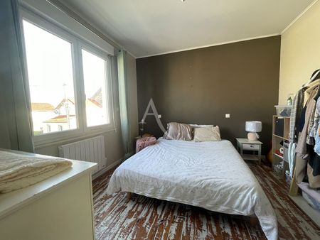 Location maison 4 pièces, 75.00m², Saintes - Photo 2
