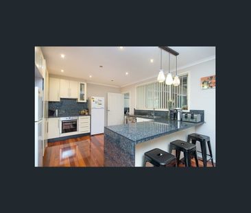 5 Bed Room House in Prime Location - Photo 4