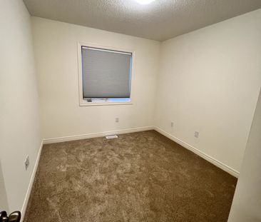 For Lease - 38 Donald Stewart Road, Brampton, Ontario - Photo 4