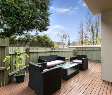 Exclusive Ground Floor Apartment With Entertaining Deck... - Photo 4