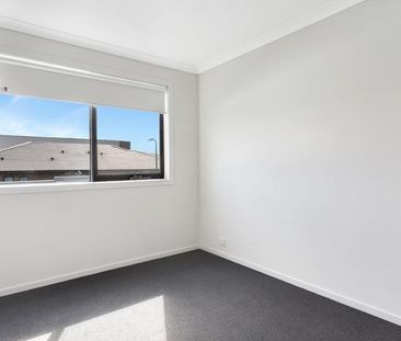 Brand New Parkside Living - Photo 2