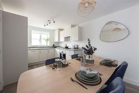 3 bedroom semi-detached house to rent - Photo 3