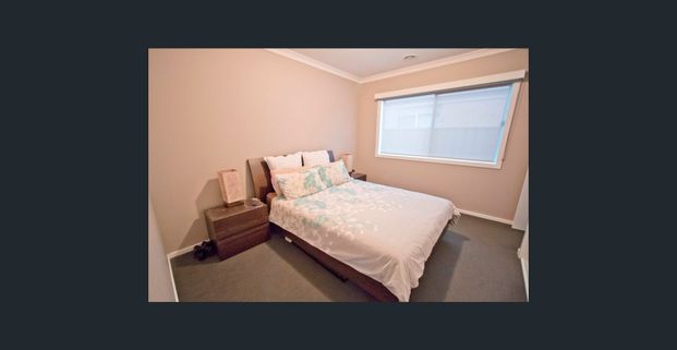 Wonderful 3 Bedroom Home - Photo 1