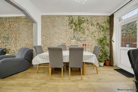 3 bedroom property to rent in London - Photo 3