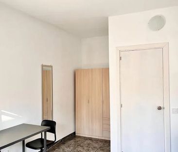 Carrer de Sepúlveda, Barcelona, Catalonia 08011 - Photo 1