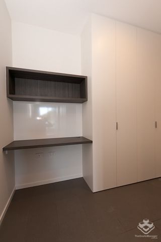 $590 1B1B UNFURNISHED + 1 Car park / Rent increase to $650 the 02/04/27 - Photo 3