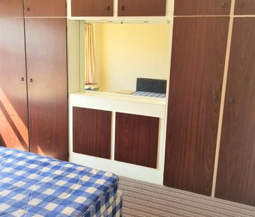 4 bedroom semi-detached house to rent - Photo 6