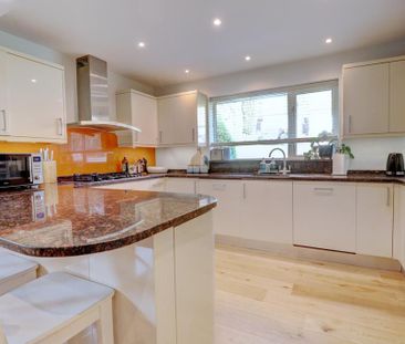 4 bedroom detached house to rent - Photo 4