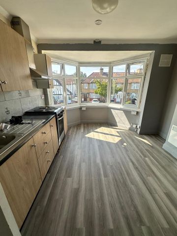 2 bedroom maisonette to rent - Photo 3