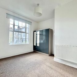 Adelaide Gardens, Ramsgate, CT11 9HH, Kent - Photo 2