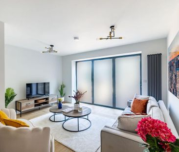 4 bedroom semi-detached house to rent - Photo 2