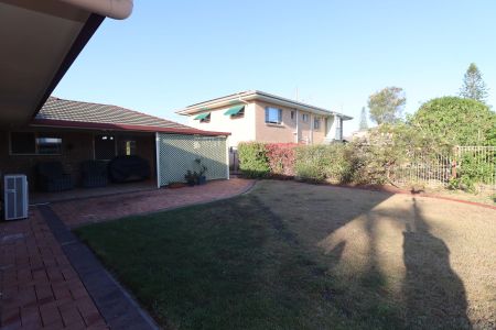 27 Moonbi St, 4655, Scarness Qld - Photo 4