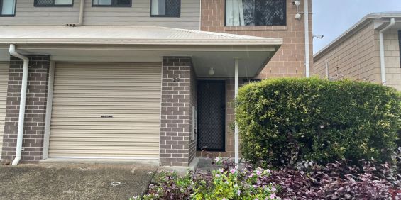 Modern Townhouse in Quiet Complex - Photo 3
